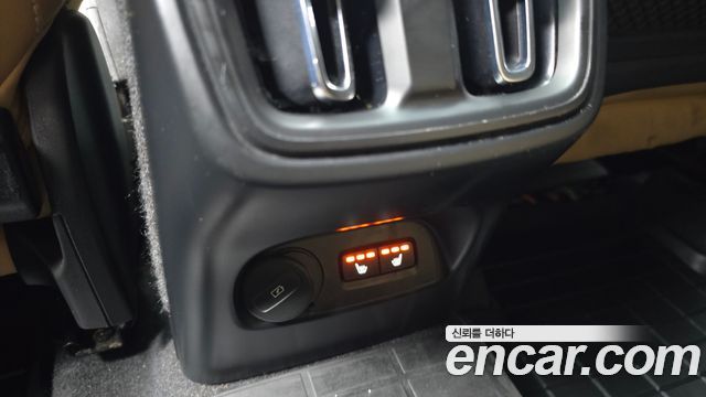 Volvo XC40 2022 — photo 29