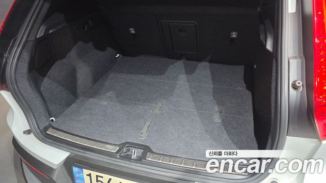 Volvo XC40 2022 — photo 34