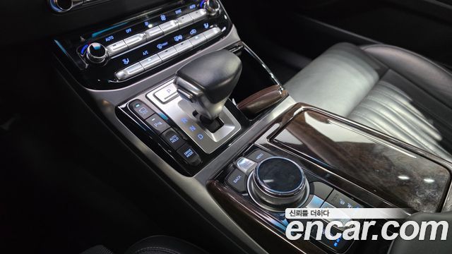 Genesis EQ900 2016 — photo 12