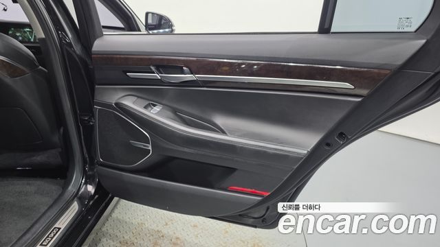 Genesis EQ900 2016 — photo 15