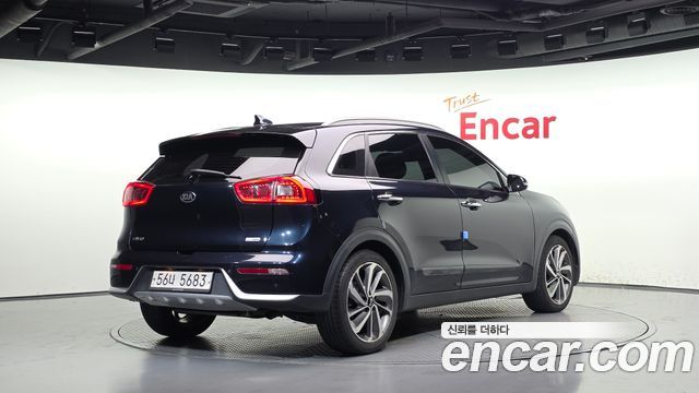 Kia Niro 2018 — photo 2