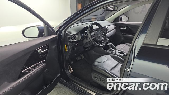 Kia Niro 2018 — photo 10
