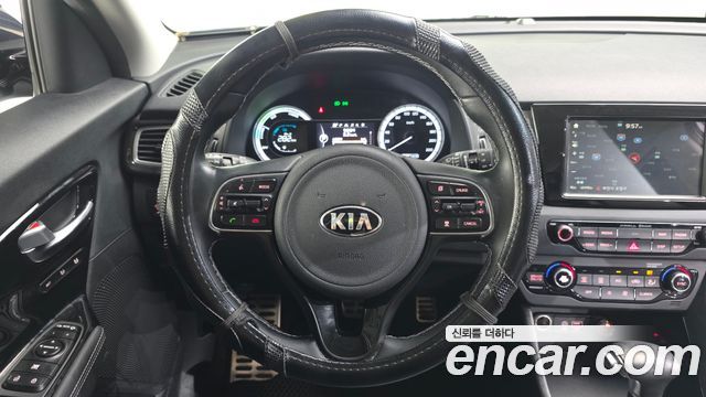 Kia Niro 2018 — photo 13