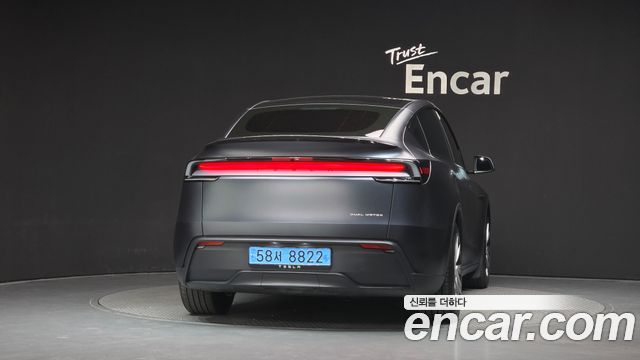 Tesla Model Y 2025 — photo 4