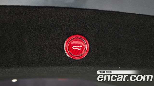 Tesla Model Y 2025 — photo 20