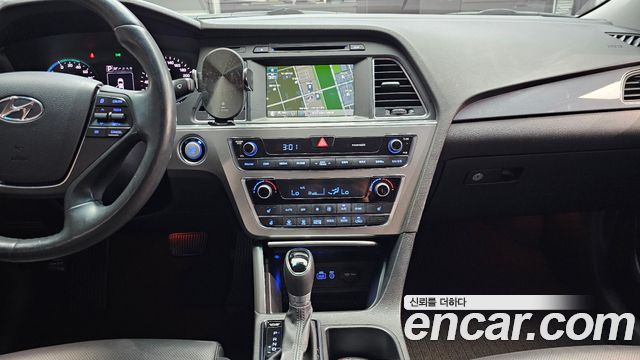 Hyundai Sonata 2016 — photo 17