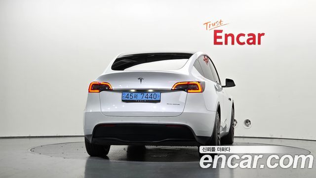 Tesla Model Y 2021 — photo 4