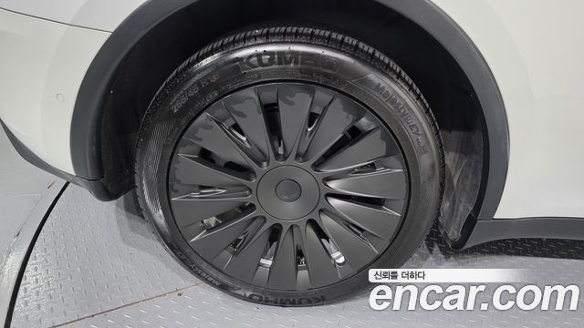 Tesla Model Y 2021 — photo 5