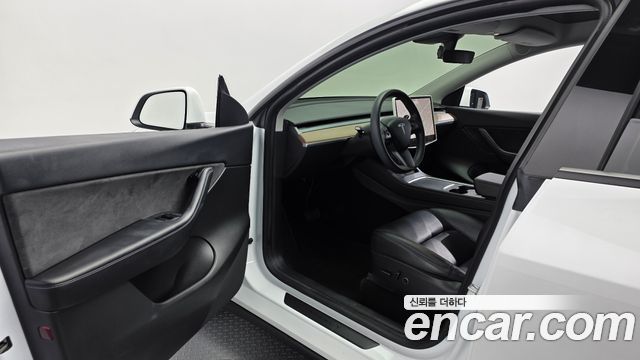 Tesla Model Y 2021 — photo 13