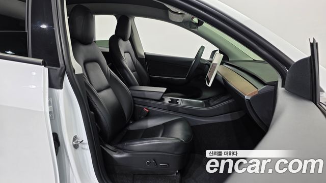 Tesla Model Y 2021 — photo 17