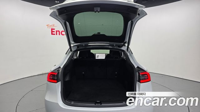 Tesla Model Y 2021 — photo 26