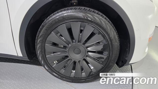Tesla Model Y 2021 — photo 7