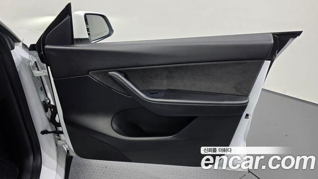 Tesla Model Y 2021 — photo 15
