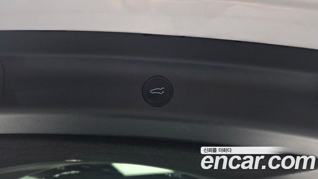 Tesla Model Y 2021 — photo 32