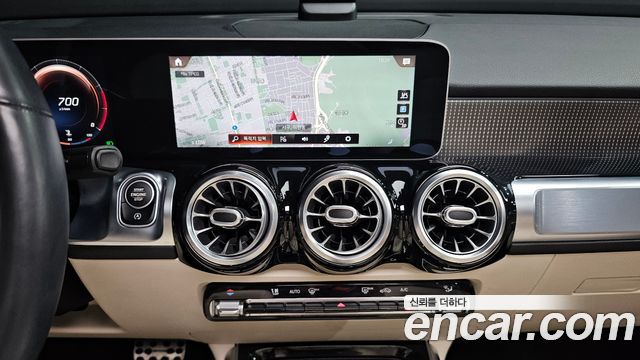 Mercedes-Benz GLB-Class 2020 — photo 19