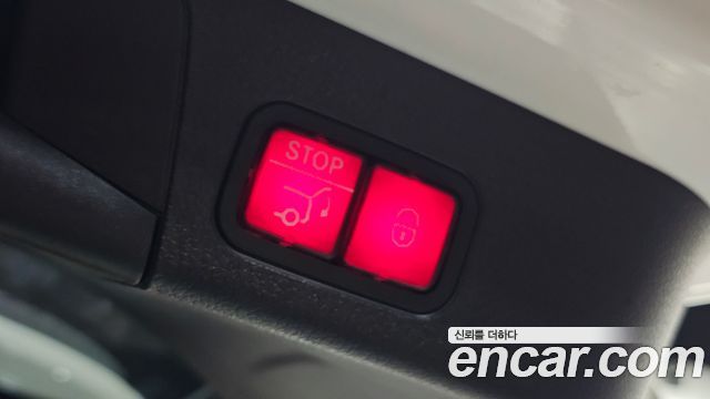 Mercedes-Benz GLB-Class 2020 — photo 26