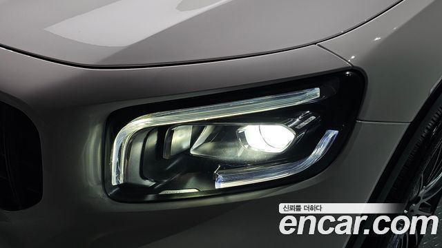 Mercedes-Benz GLB-Class 2020 — photo 8