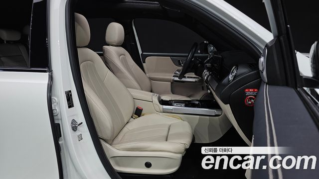 Mercedes-Benz GLB-Class 2020 — photo 16