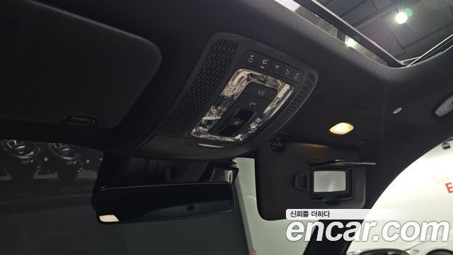 Mercedes-Benz GLB-Class 2020 — photo 27