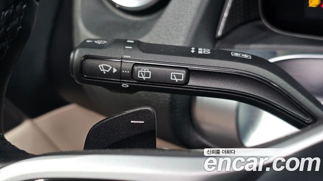 Mercedes-Benz GLB-Class 2020 — photo 28
