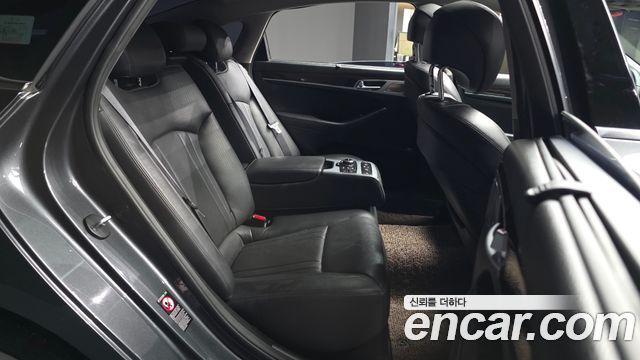 Genesis G80 2017 — photo 18