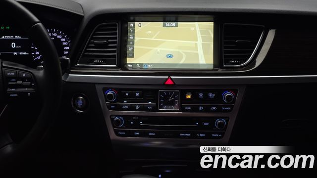 Genesis G80 2017 — photo 21