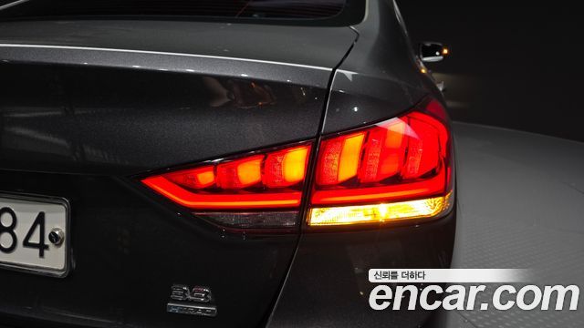Genesis G80 2017 — photo 9