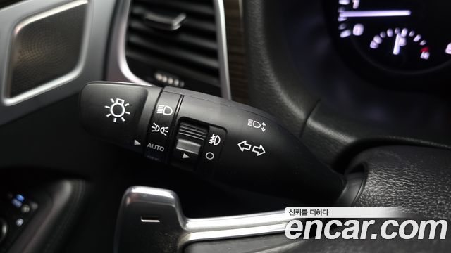 Genesis G80 2017 — photo 28