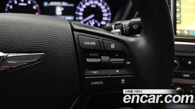 Genesis G80 2017 — photo 30