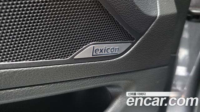 Genesis G80 2017 — photo 32