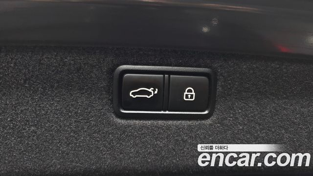 Genesis G80 2017 — photo 35