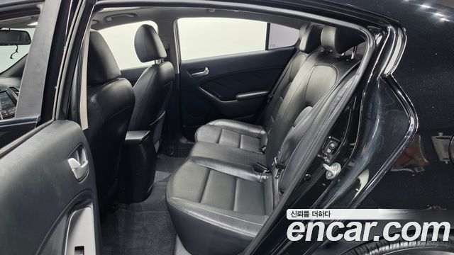 Kia K3 2017 — photo 11