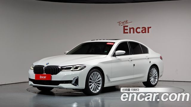 BMW 5-Series 2023 — photo 37