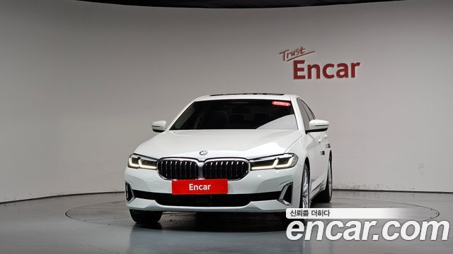 BMW 5-Series 2023 — photo 3