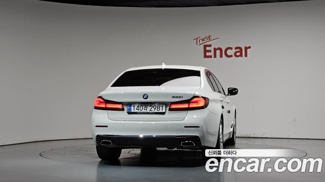 BMW 5-Series 2023 — photo 4