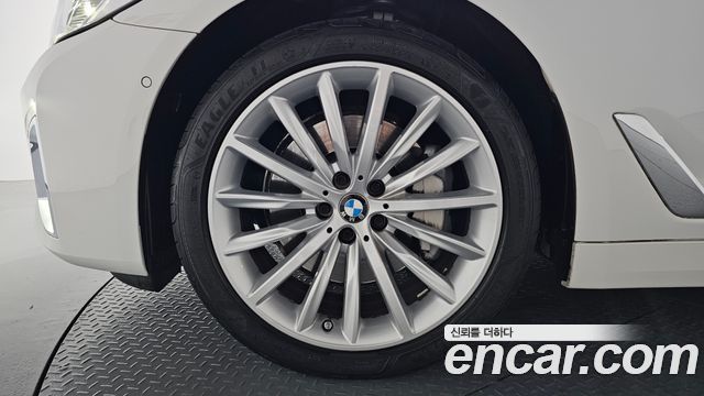 BMW 5-Series 2023 — photo 5