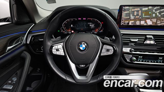 BMW 5-Series 2023 — photo 19
