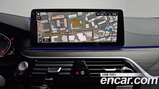 BMW 5-Series 2023 — photo 20