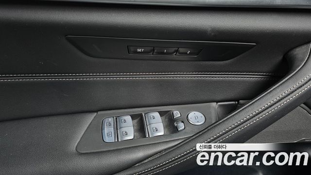 BMW 5-Series 2023 — photo 26