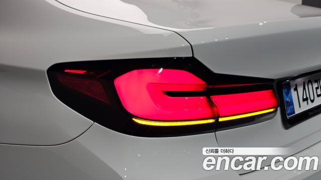 BMW 5-Series 2023 — photo 9