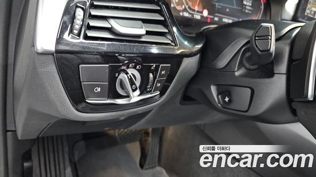 BMW 5-Series 2023 — photo 27