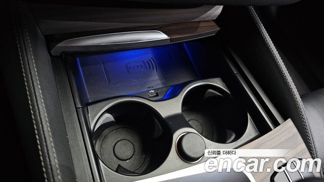 BMW 5-Series 2023 — photo 30
