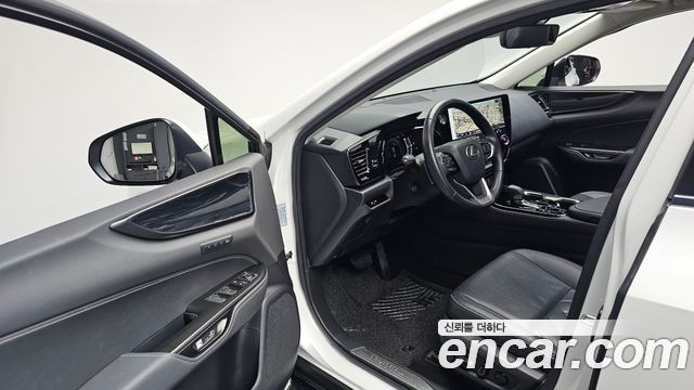 Lexus NX 2022 — photo 13