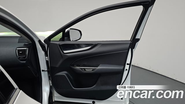 Lexus NX 2022 — photo 14