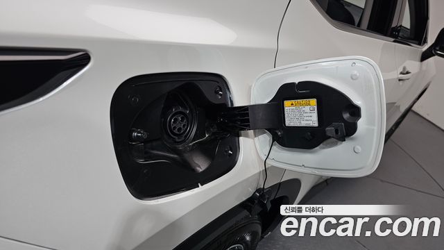 Lexus NX 2022 — photo 32