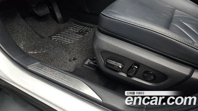 Lexus NX 2022 — photo 37