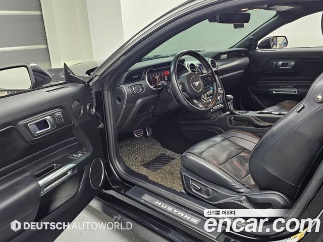 Ford Mustang 2019 — photo 11