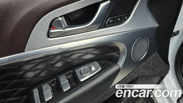 Genesis G70 2019 — photo 26