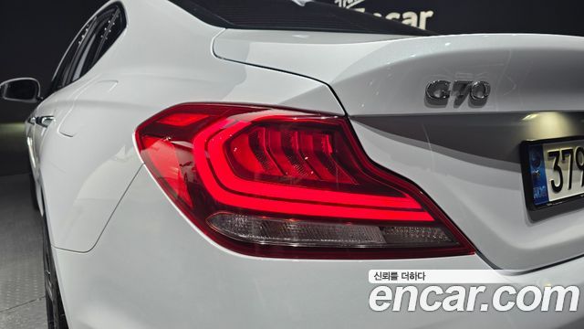 Genesis G70 2019 — photo 9