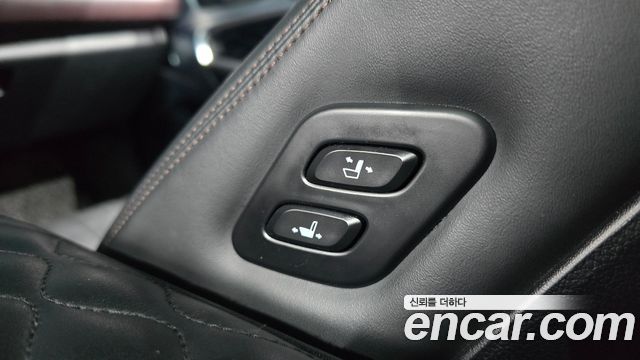 Genesis G70 2019 — photo 29